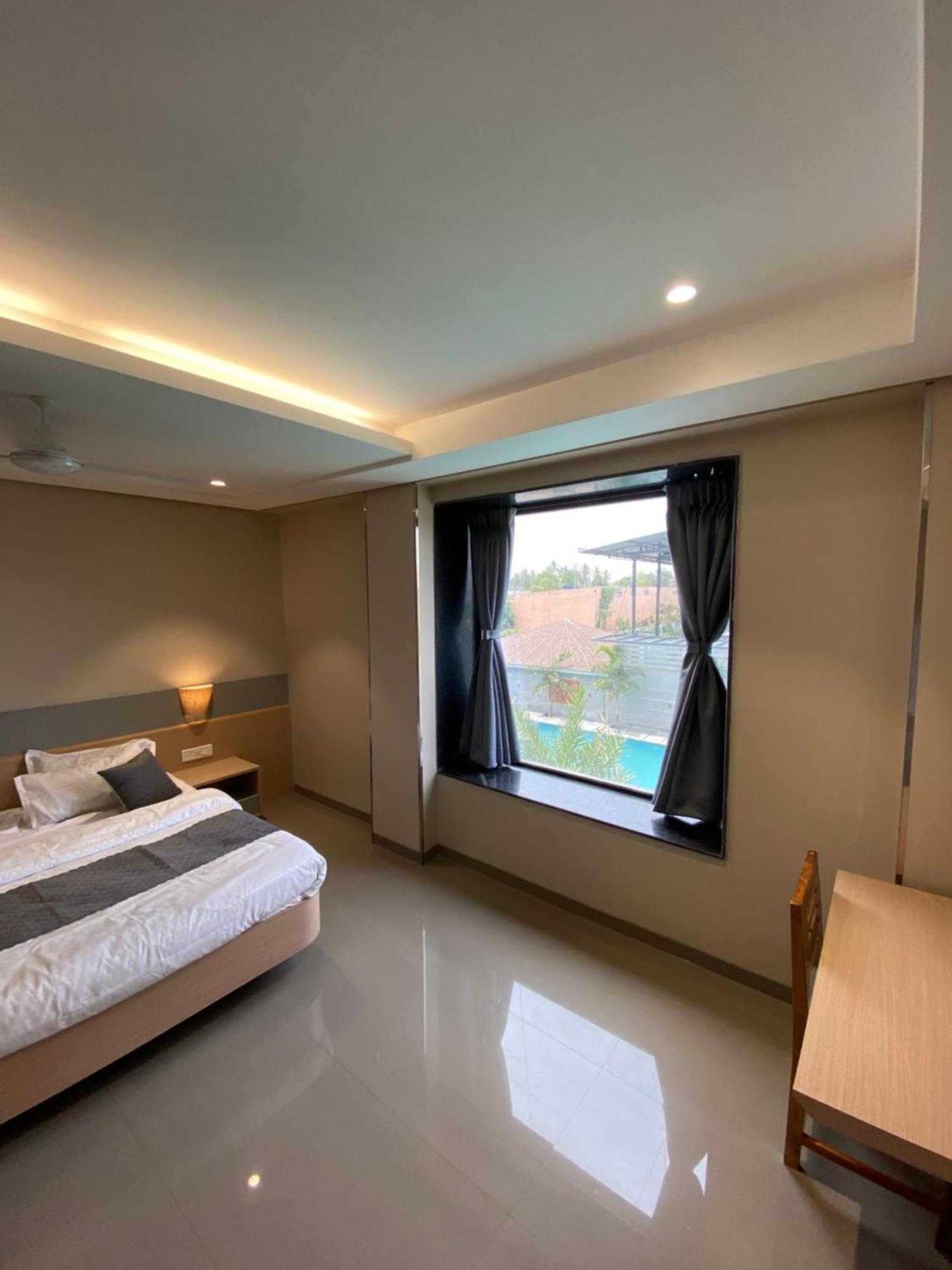 The Pavilion Park Resort Mālegaon Екстериор снимка