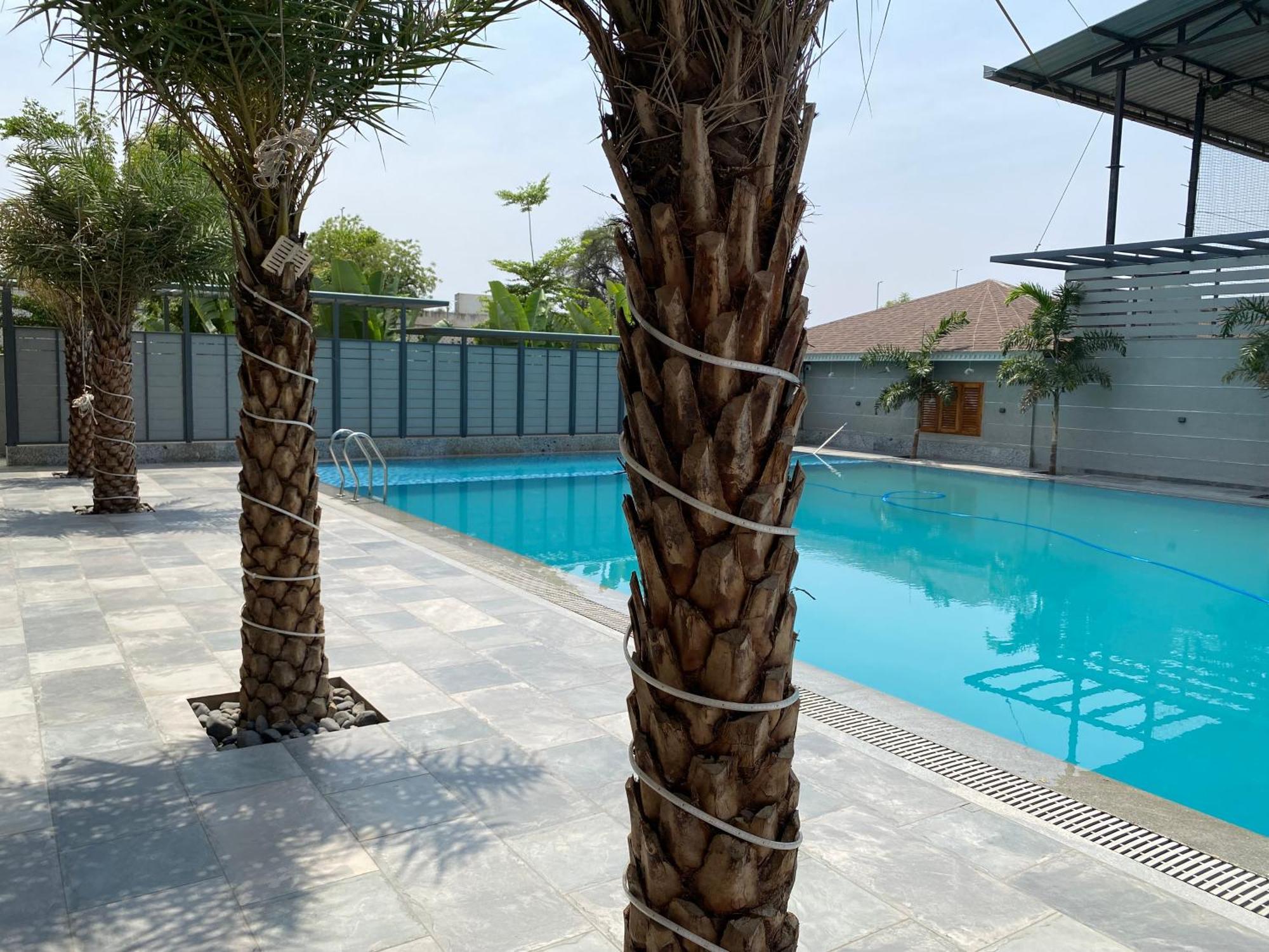 The Pavilion Park Resort Mālegaon Екстериор снимка